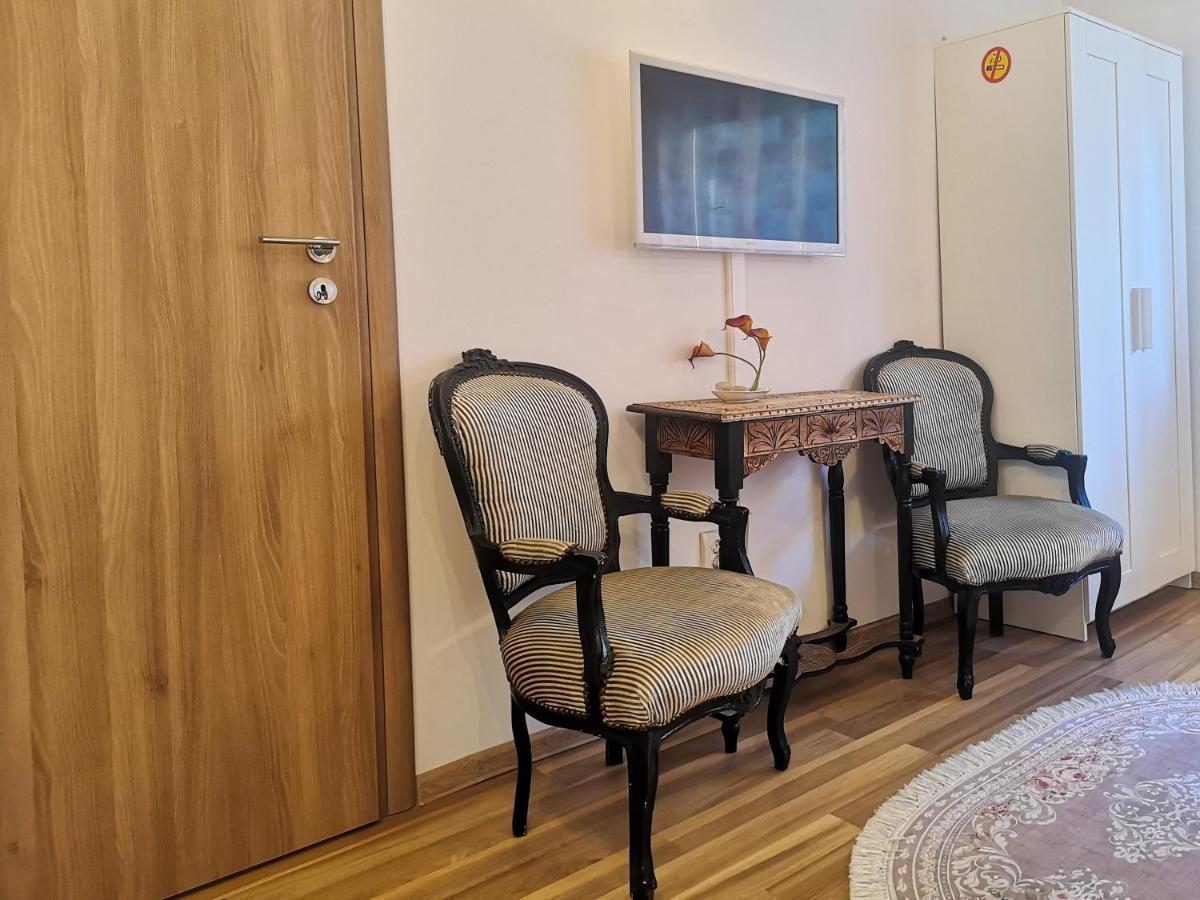 Fancy 1Bd Family Friendly In Historical Centre Apartment Bucureşti Ngoại thất bức ảnh