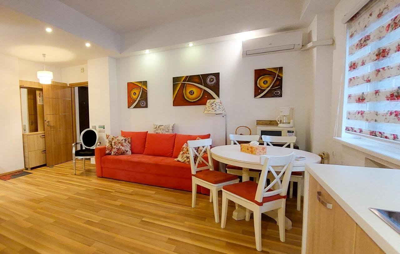 Fancy 1Bd Family Friendly In Historical Centre Apartment Bucureşti Ngoại thất bức ảnh
