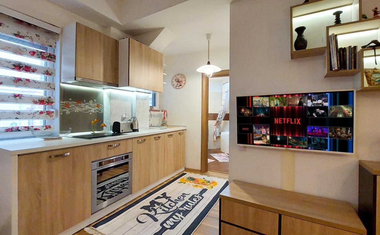 Fancy 1Bd Family Friendly In Historical Centre Apartment Bucureşti Ngoại thất bức ảnh