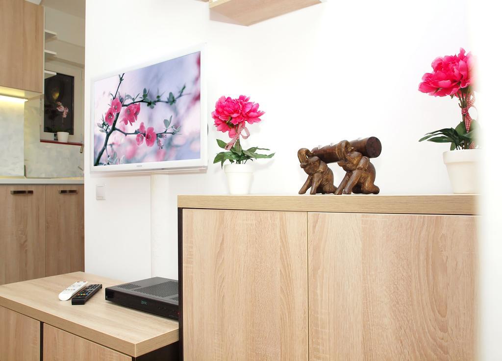 Fancy 1Bd Family Friendly In Historical Centre Apartment Bucureşti Ngoại thất bức ảnh